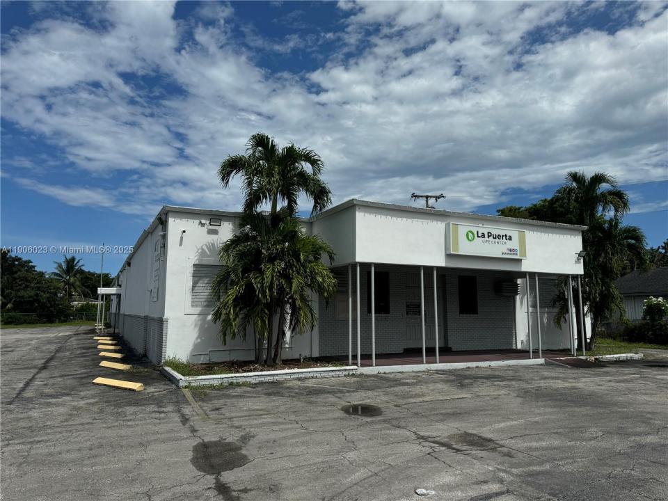 12495 NE 2nd Ave, North Miami, Florida 33161, Estados Unidos