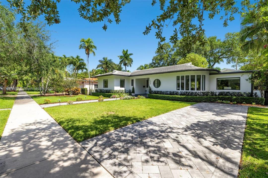 1060 NE 95th St, Miami Shores, Floryda 33138, USA