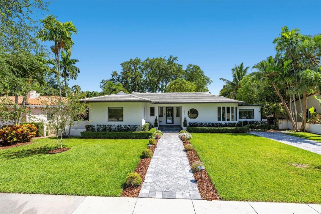 1060 NE 95th St, Miami Shores, Floryda 33138, USA