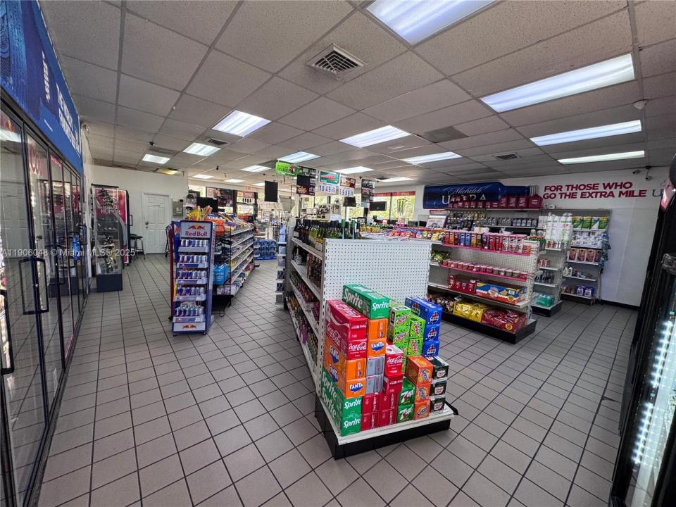 8400 W Oakland Park Blvd, Sunrise, Florida 33351, Estados Unidos