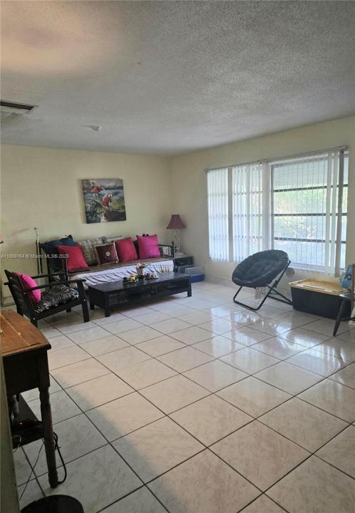 6013 NW 68th Ave, Tamarac, Florida 33321, Amerika Birleşik Devletleri