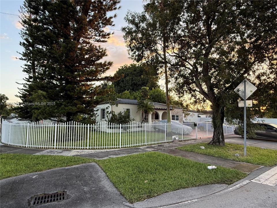 6300 NW 2nd St, Miami, Floride 33126, États-Unis