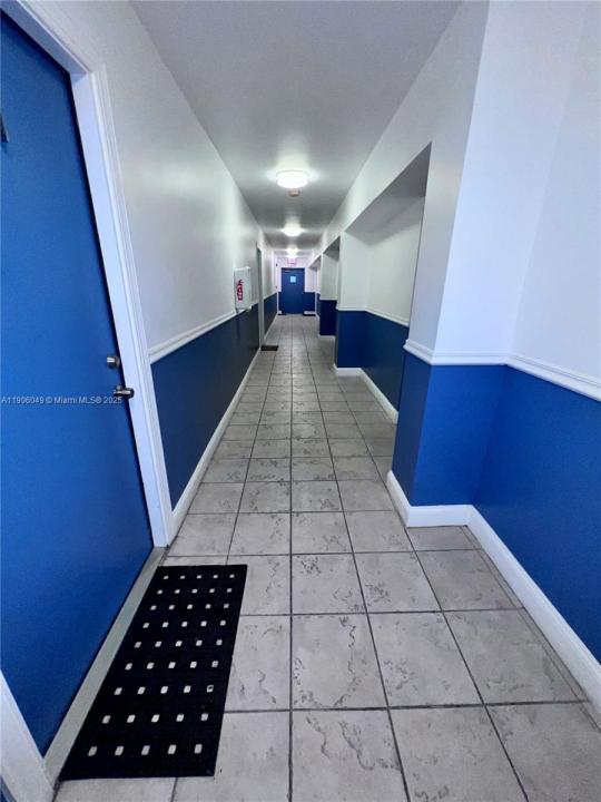 12290 NE 11th Ct 305, North Miami, Florida 33161, Stati Uniti