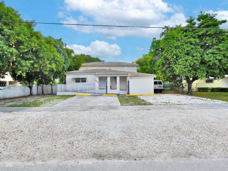 660 Miller Dr, Miami Springs, Floryda 33166, USA