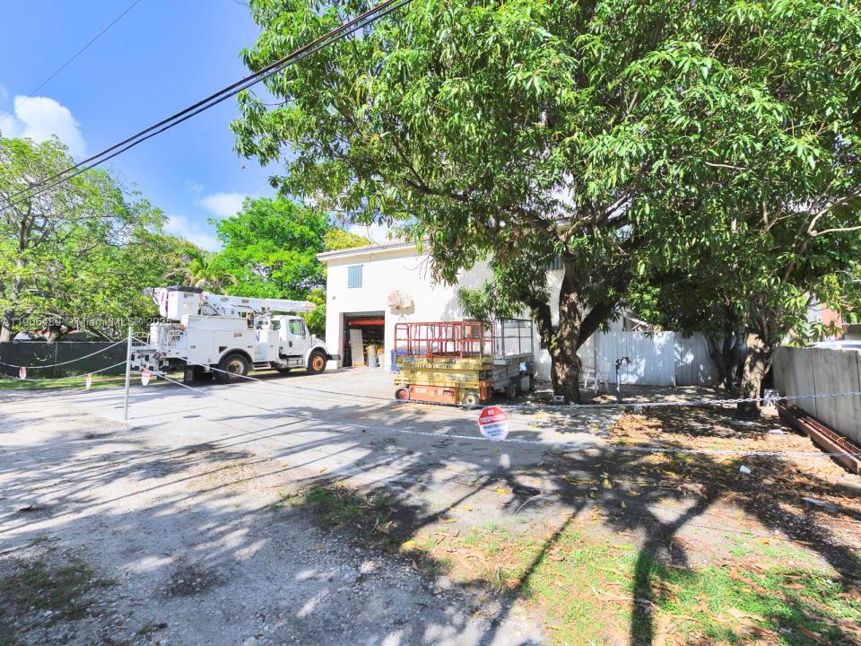 660 Miller Dr, Miami Springs, Floryda 33166, USA