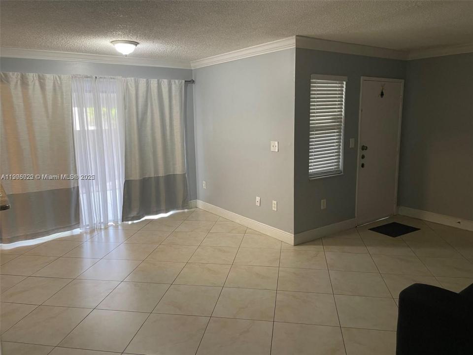 10302 NW 9th St Cir 103, Miami, פלורידה 33172, ארצות הברית של אמריקה