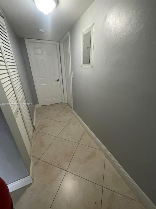 10302 NW 9th St Cir 103, Miami, פלורידה 33172, ארצות הברית של אמריקה