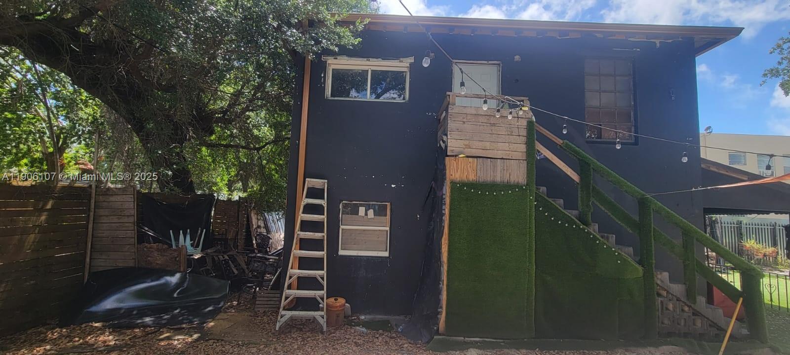 279 NW 54th St, Miami, Florida 33127, USA