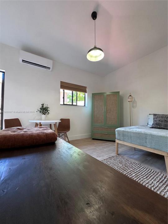 52 NW 68th St R, Miami, Флорида 33150, Соединенные Штаты