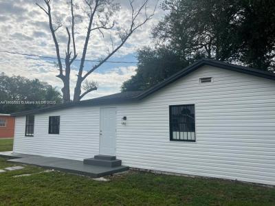 1934 NW 92nd St A, Miami, Florida 33147, USA