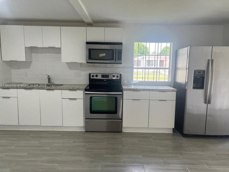 1934 NW 92nd St A, Miami, Florida 33147