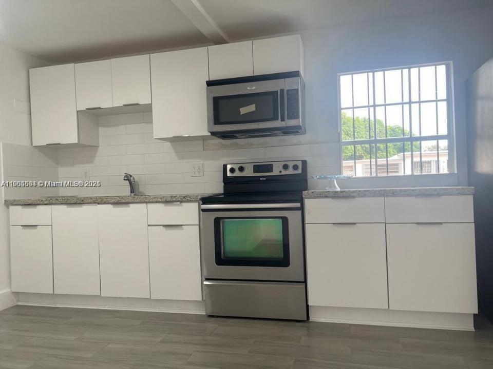 1934 NW 92nd St A, Miami, Florida 33147