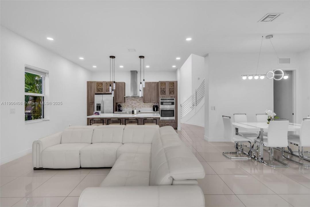 15540 NW 88th Ave, Miami Lakes, フロリダ 33018, アメリカ合衆国