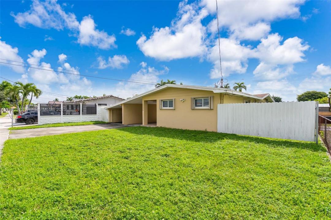 10590 SW 7th Ter, Sweetwater, Floride 33174, États-Unis