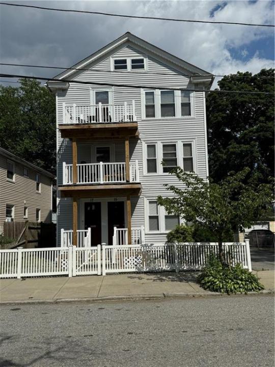 15 Pinehurst Avenue, Providence, רוד איילנד 02908, ארצות הברית של אמריקה