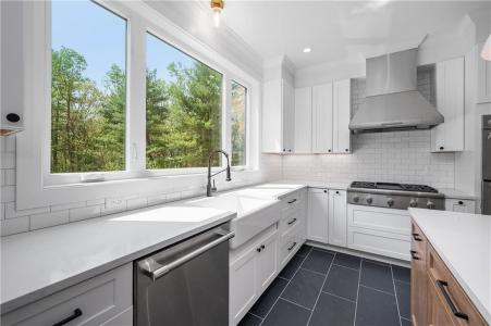 140 Abbott Run Valley Road, Cumberland, Rhode Island 02864, États-Unis