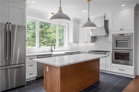 140 Abbott Run Valley Road, Cumberland, Rhode Island 02864, États-Unis