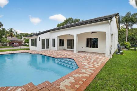 387 SW 163rd Ave, Pembroke Pines, Florida 33027