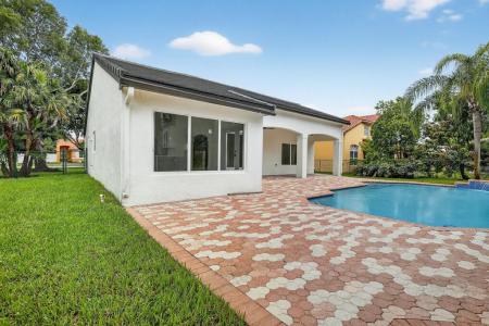 387 SW 163rd Ave, Pembroke Pines, Florida 33027