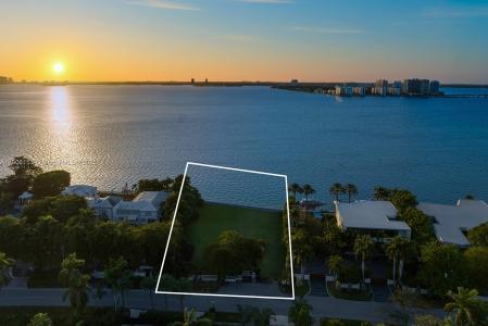 5840 N Bay Rd, Miami Beach, Florida 33140