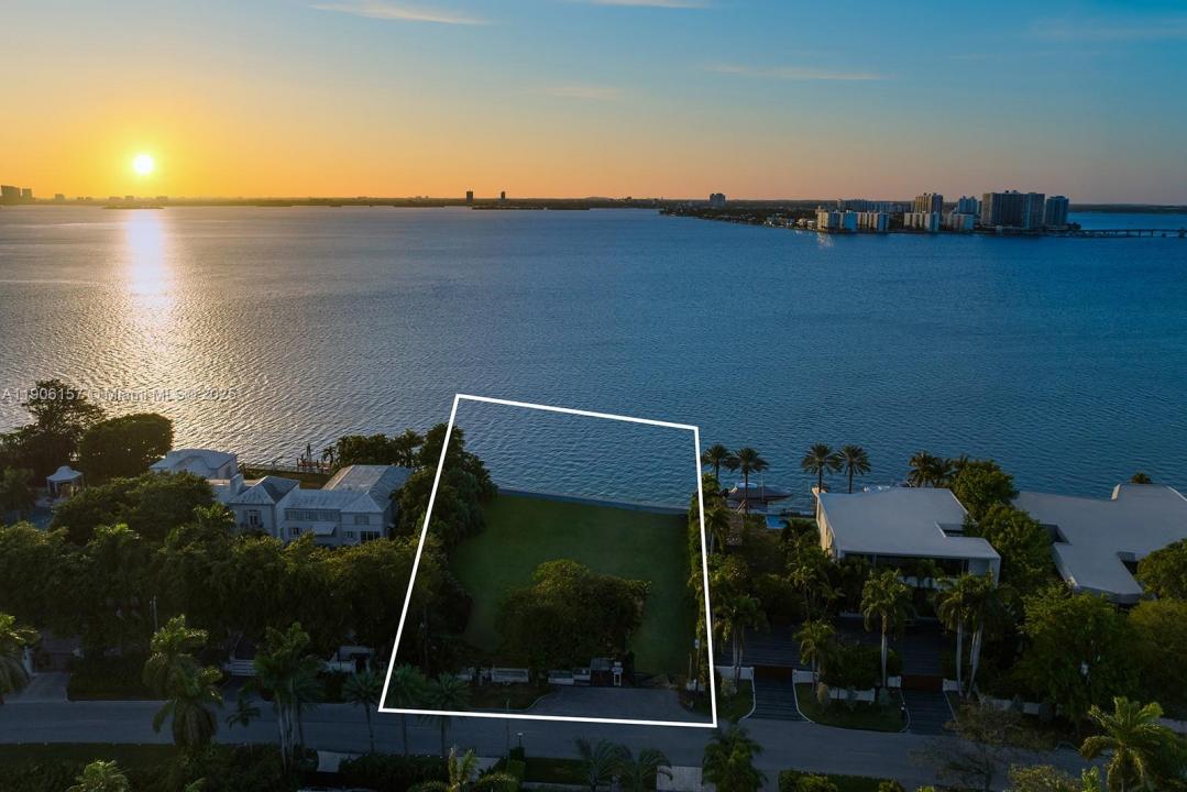 5840 N Bay Rd, Miami Beach, Florida 33140