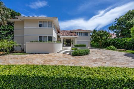 7141 E Lago Dr, Coral Gables, Florida 33143