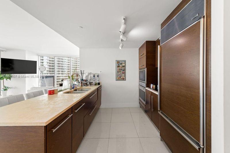 465 Brickell Ave 1602, Miami, Florida 33131