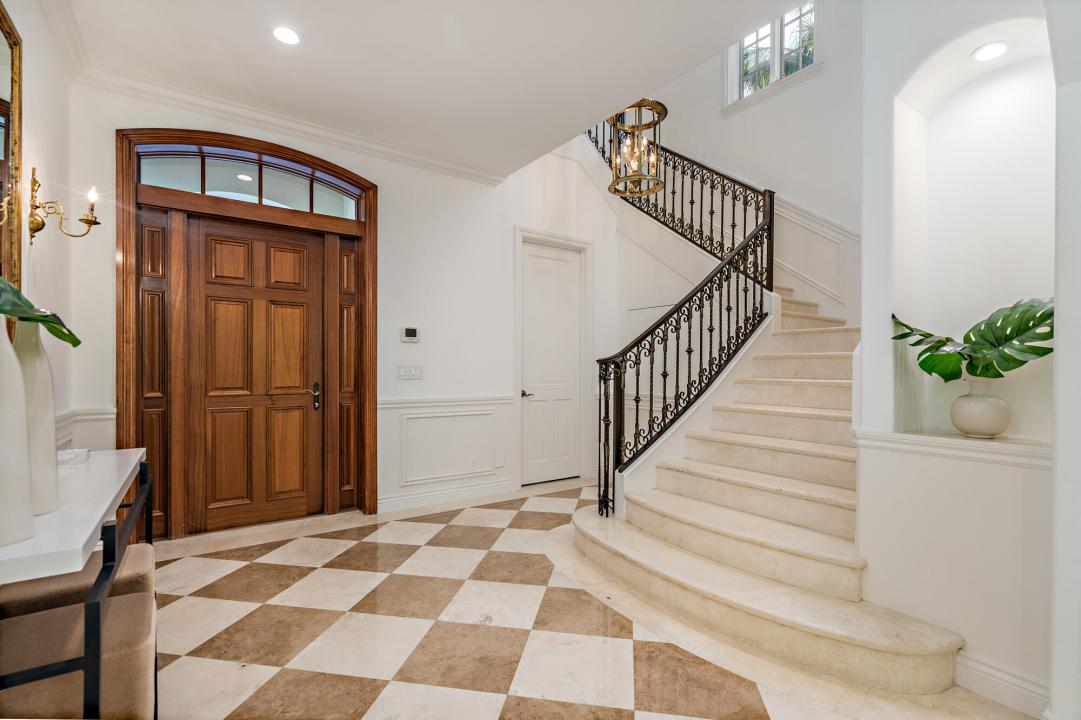 233 El Pueblo Way, Palm Beach, Florida 33480