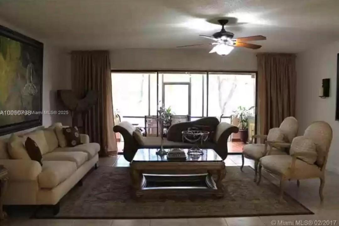 3855 Estepona Ave 10-D-1, Doral, Flórida 33178, Estados Unidos