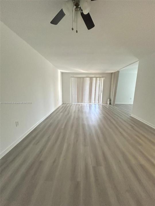 11905 NE 2nd Ave C402, North Miami, Flórida 33161, Estados Unidos