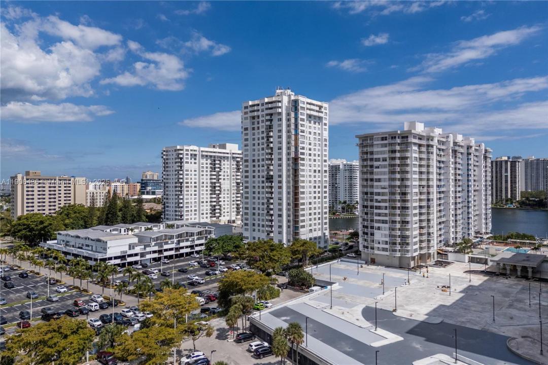 2750 NE 183rd St 2601, Aventura, Florida 33160, Stati Uniti