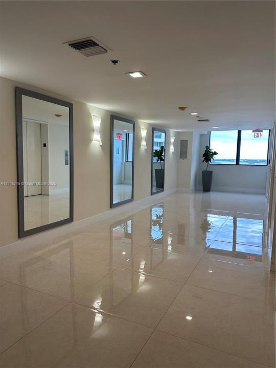 540 Brickell Key Dr 1706, Miami, フロリダ 33131, アメリカ合衆国