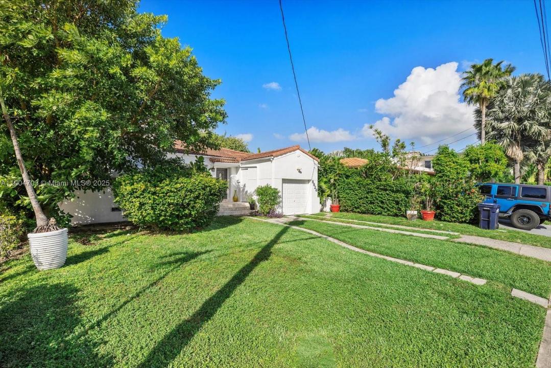 8826 Emerson Ave, Surfside, Florida 33154, Estados Unidos