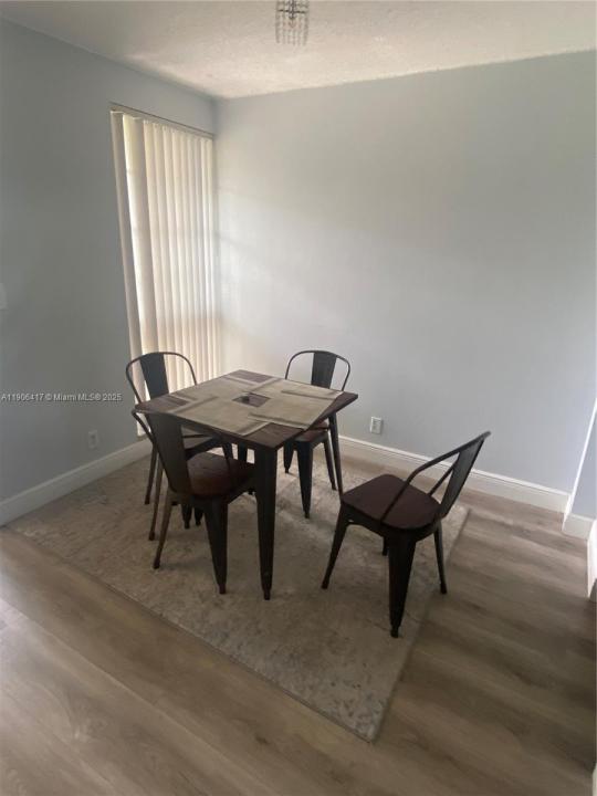 2420 Diana Dr 208, Hallandale Beach, פלורידה 33009, ארצות הברית של אמריקה 
