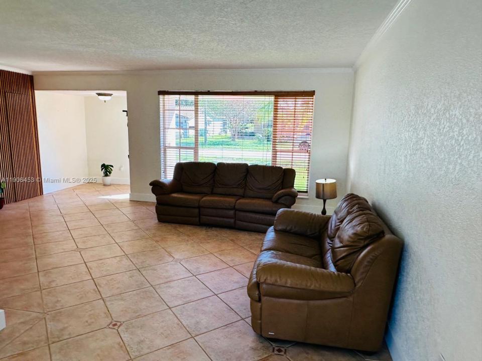 515 NW 202nd Ter, Miami Gardens, Florida 33169