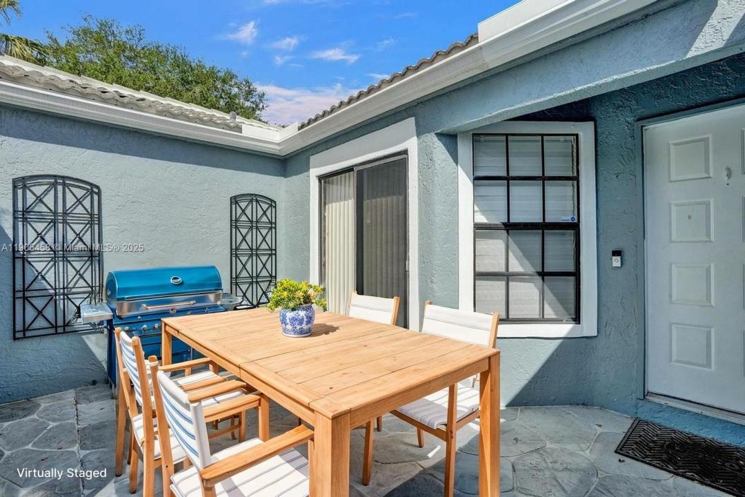 8465 Waterford Cir, Tamarac, Floride 33321, États-Unis