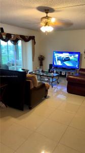 3120 N Pine Island Rd 307, Sunrise, Florida 33351, USA