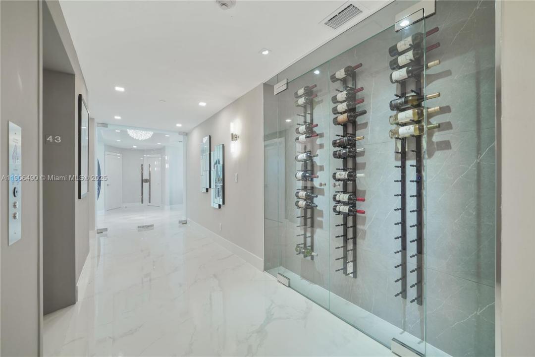 300 S Pointe Dr 4306, Miami Beach, Florida 33139