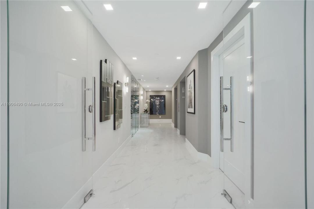 300 S Pointe Dr 4306, Miami Beach, Florida 33139