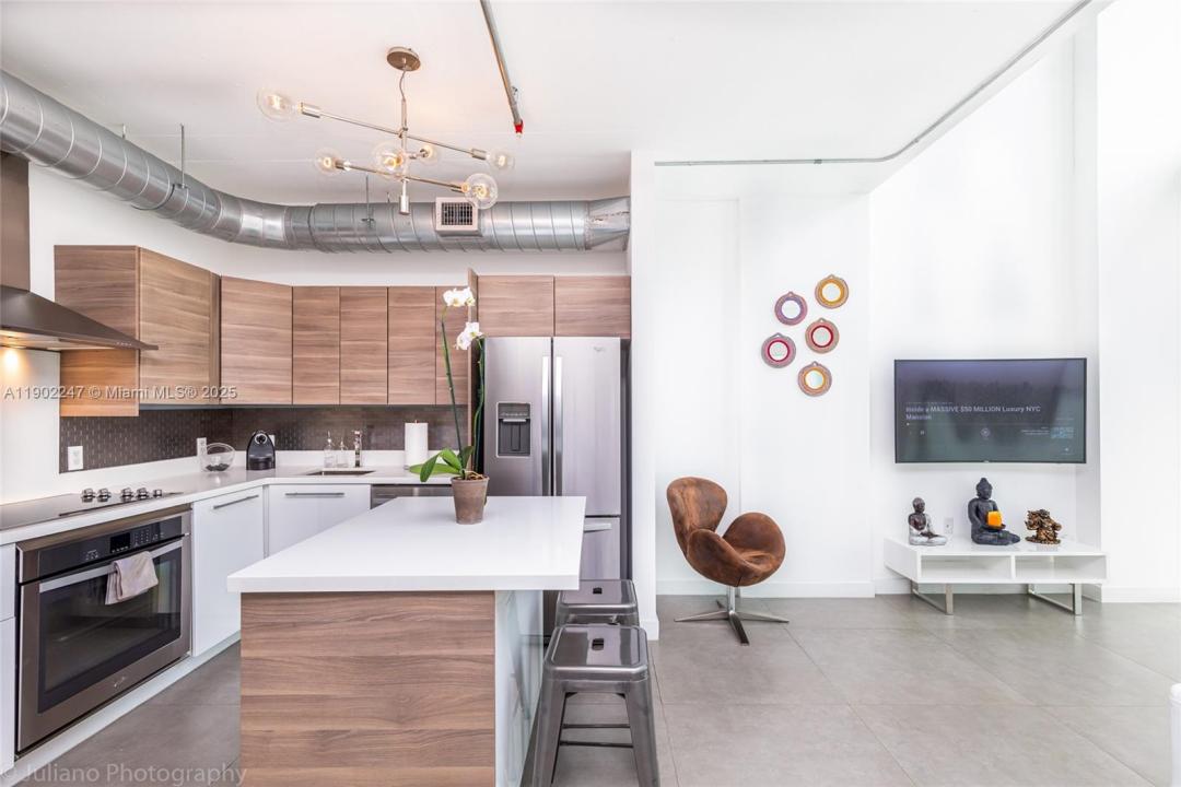 690 SW 1st Ct PHI17, Miami, فلوريدا 33130, الولايات المتحدة