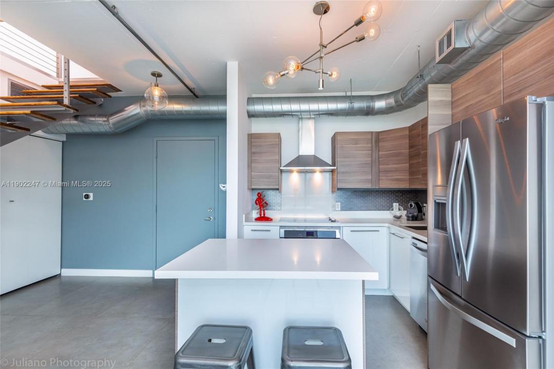 690 SW 1st Ct PHI17, Miami, فلوريدا 33130, الولايات المتحدة