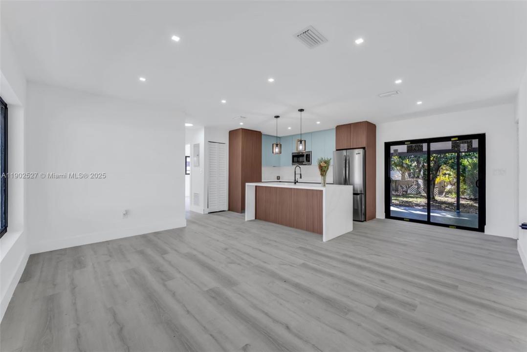 4520 NW 198th St, Miami Gardens, Florida 33055, Amerika Birleşik Devletleri