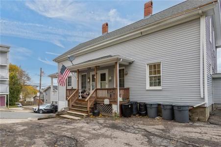 84 Spring Street, Lincoln, רוד איילנד 02838, ארצות הברית של אמריקה