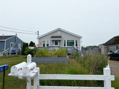 33 BREACH Drive front, Westerly, RI 02891, USA