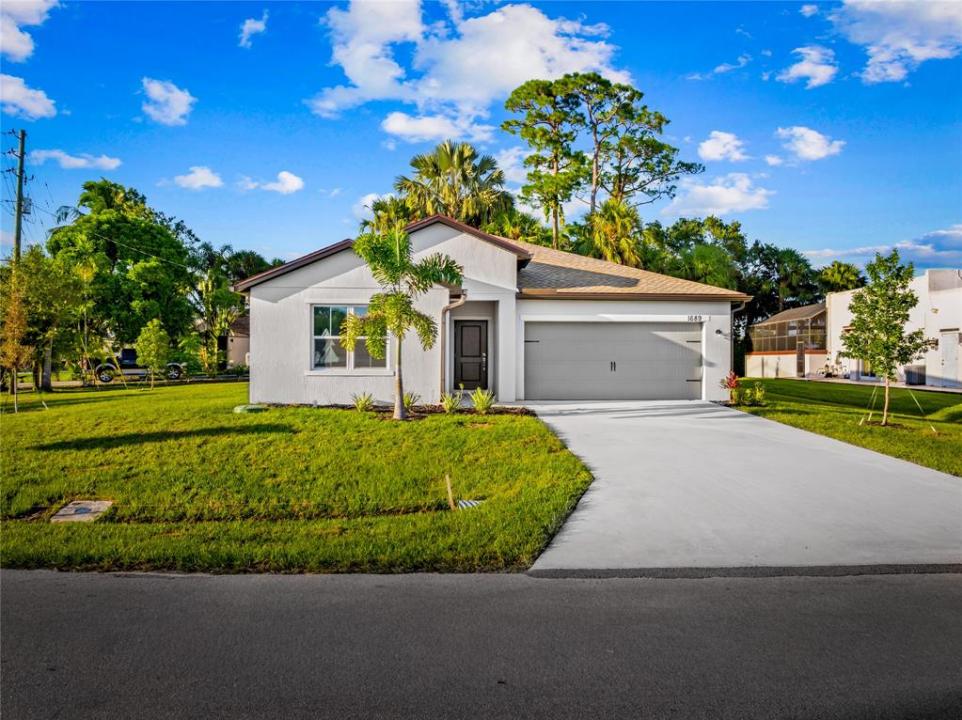 1689 SW Abingdon Ave, Port St Lucie, Florida 34953