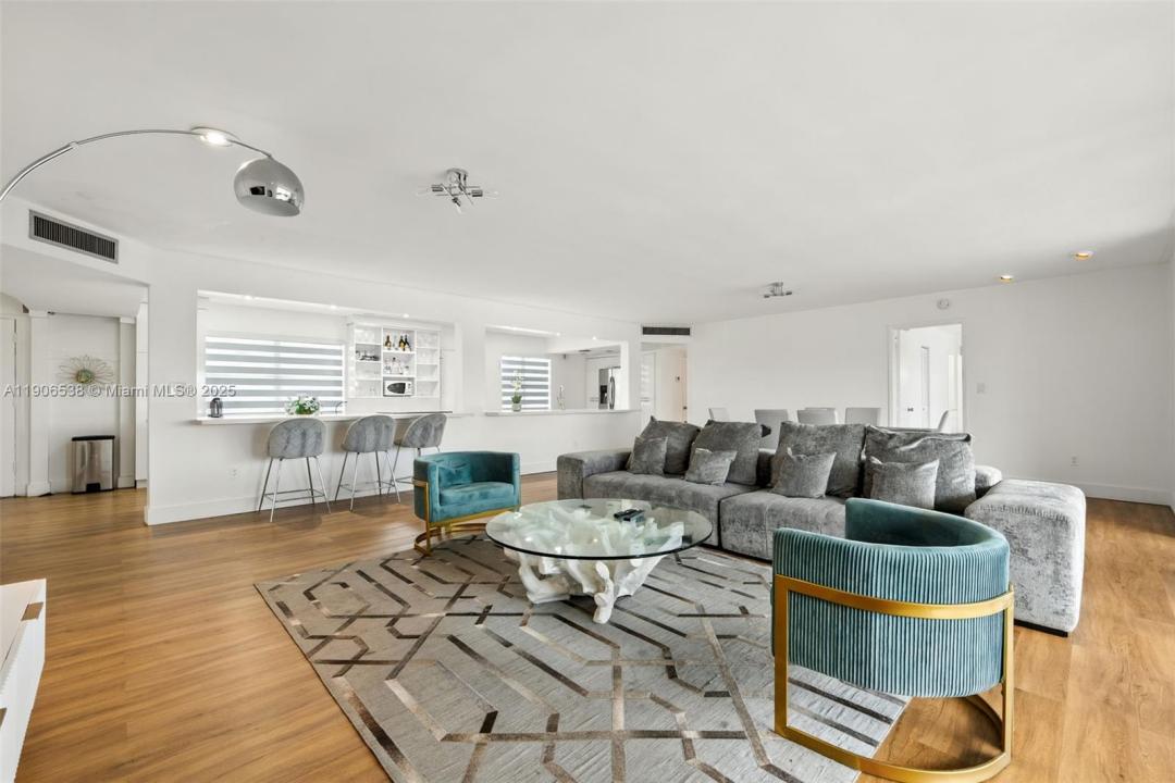 1350 NE 191st St B307, Miami, Floryda 33179, USA