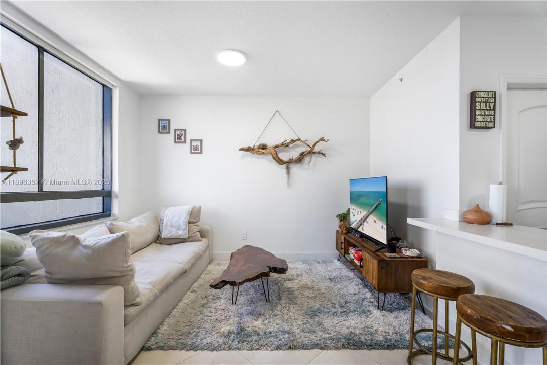 1330 West Ave 905, Miami Beach, Florida 33139