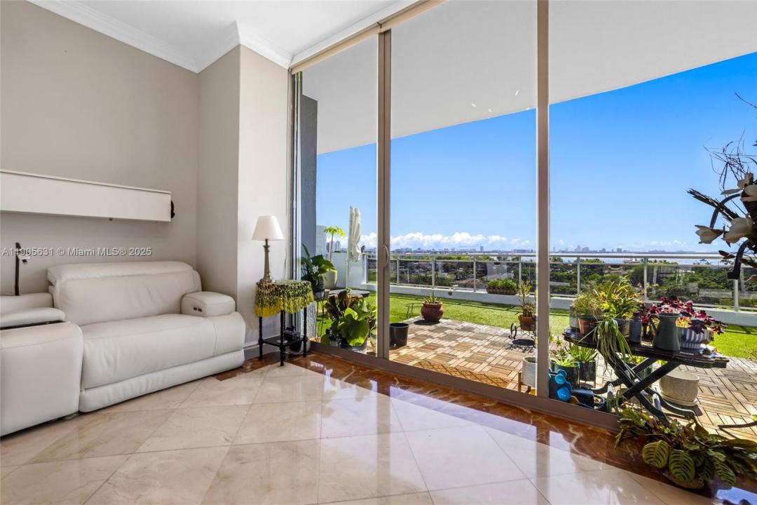 7901 Hispanola Ave 608, North Bay Village, Florida 33141