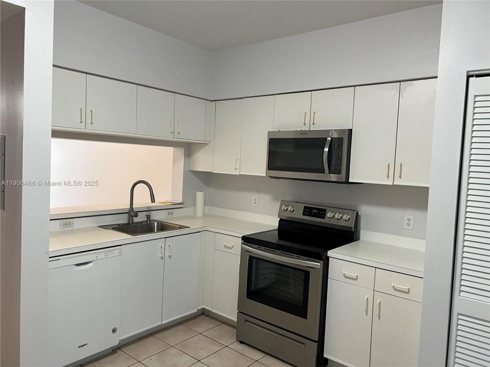 16658 Hemingway Dr, Weston, Floryda 33326, USA