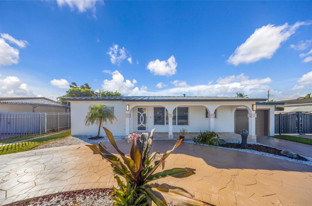 490 W 33rd Pl, Hialeah, Florida 33012